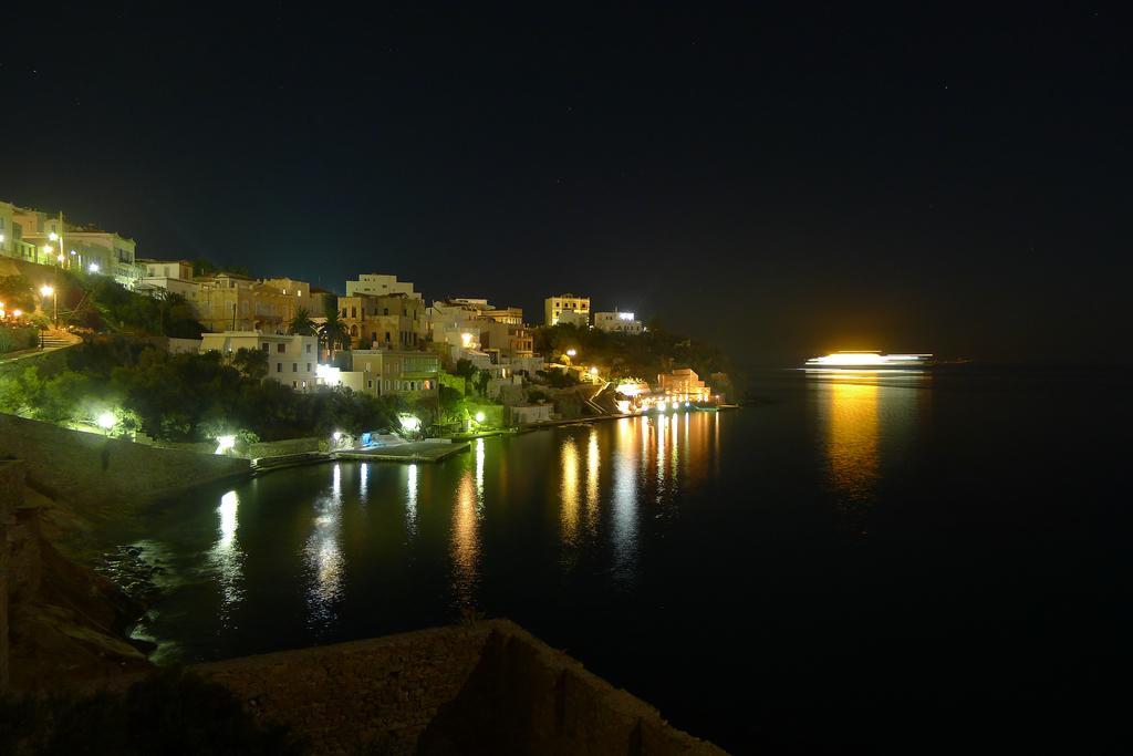 Apollonos Seafront Apartment Ermoupoli Eksteriør billede