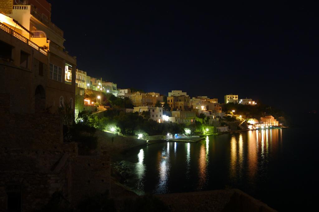 Apollonos Seafront Apartment Ermoupoli Eksteriør billede